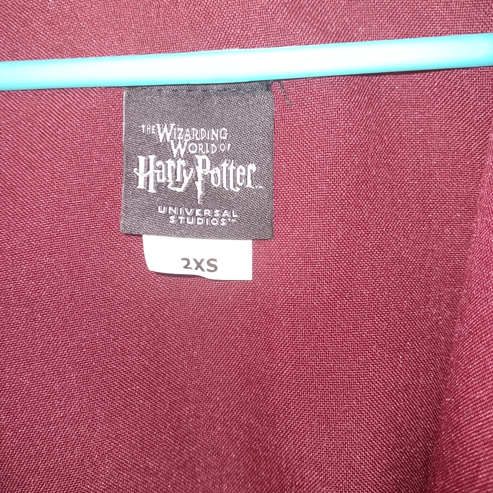 Harry Potter robe Unisex with pockets 2 XS deep burgundy Universal Studios NWOT - Picture 4 of 6